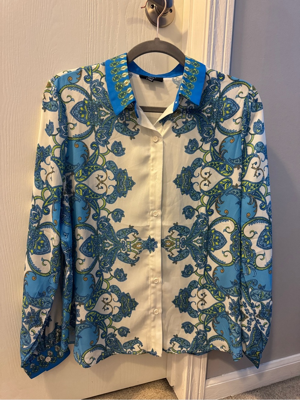 Vici 2 Piece Set Blue Paisley Print Shirt with Contrast Collar and Shorts